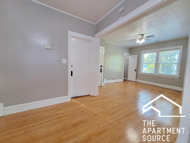 Building Photo - 4135 W Henderson St