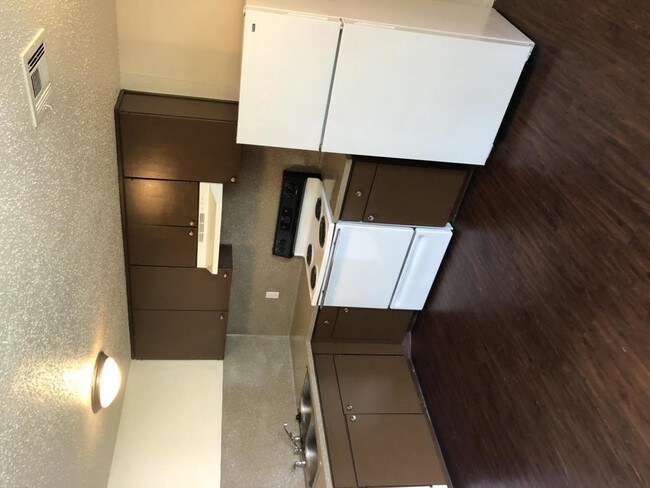 Building Photo - 1240 S Memorial Dr #B7- 1107