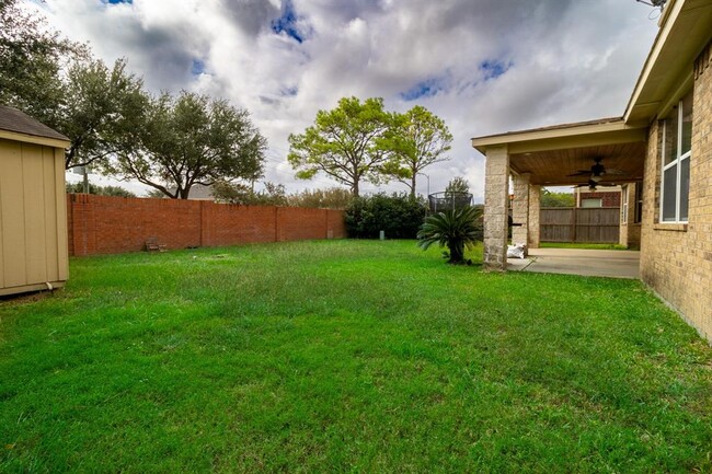 Building Photo - 12104 Amber Creek Dr