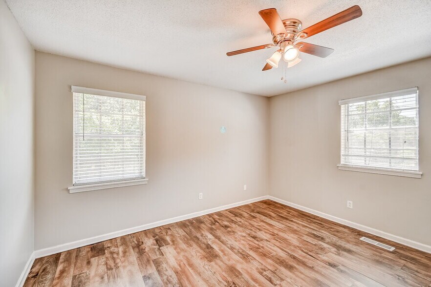 Building Photo - 1760 Sonia Dr