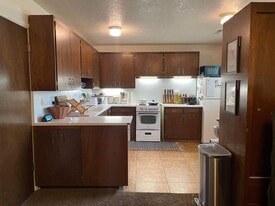 Building Photo - 80 N 200 E