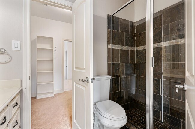 Building Photo - 4523 Maple St