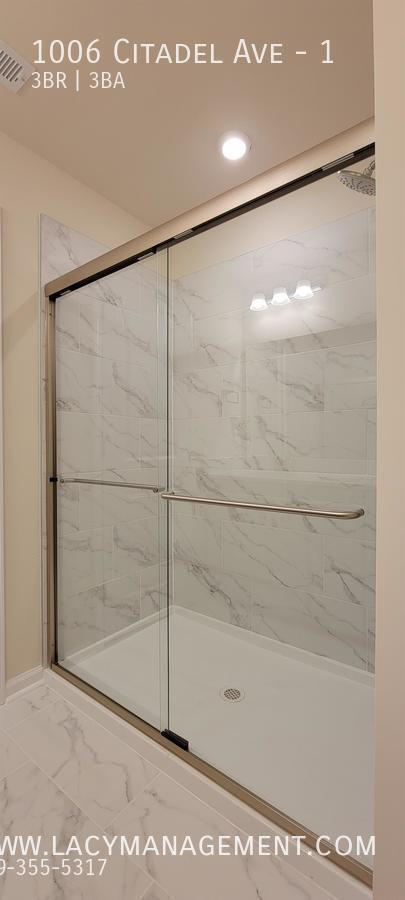 Building Photo - 1006 Citadel Ave