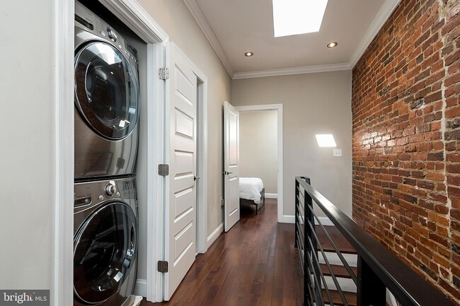 Building Photo - 2030 Flagler Pl NW