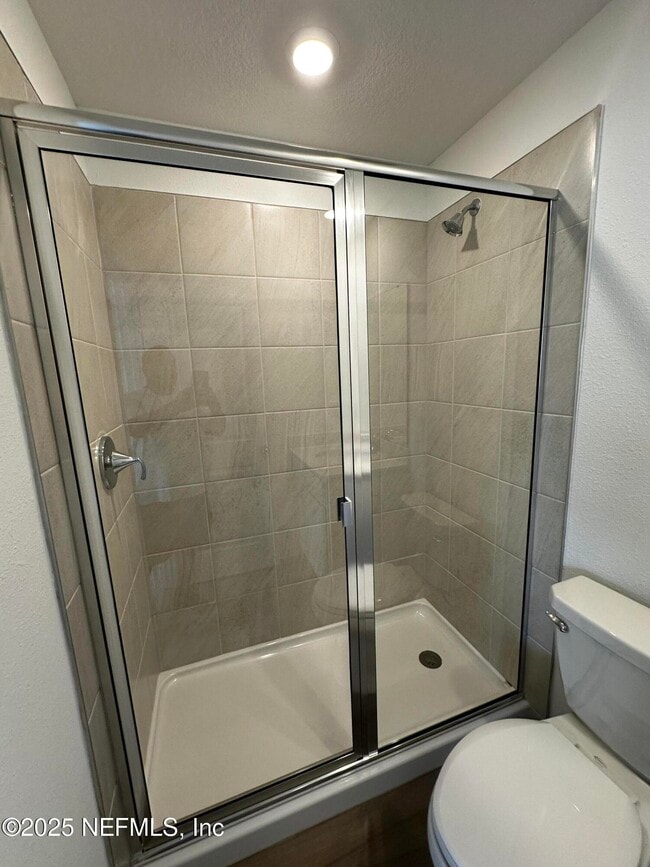 Building Photo - 611 Holly Lks Dr