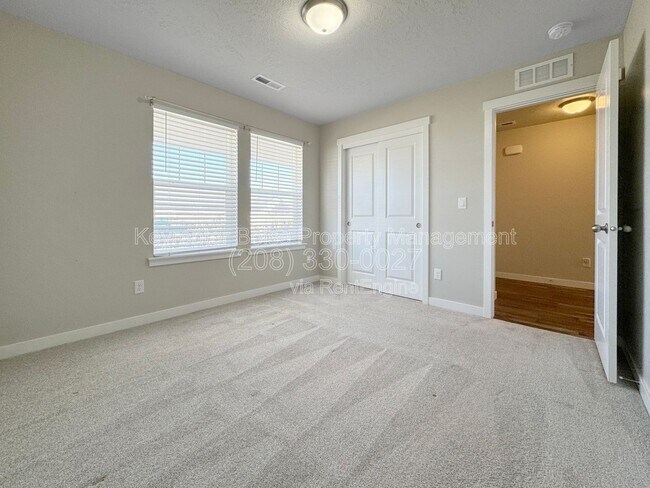 Building Photo - 3791 E Hags Head St