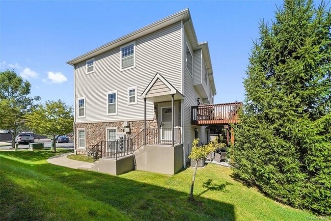 Building Photo - 10 Silas Seaman St