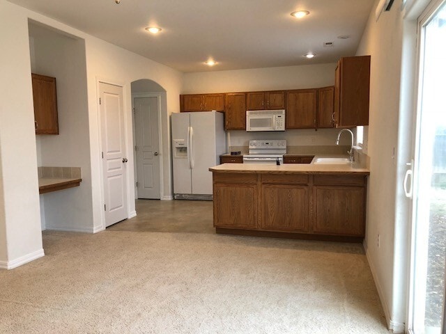 Building Photo - 4 Bedroom 2.5 Bath with 2 car garage