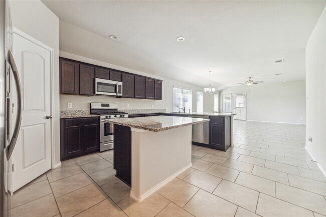 Building Photo - 23618 Bluewood Trace