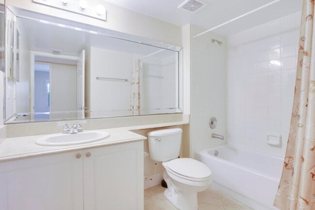 Building Photo - 284 Village Blvd