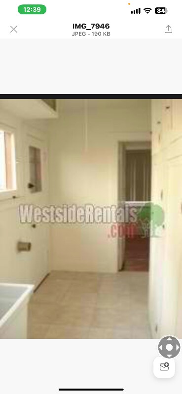 Building Photo - 1184 N Kenmore Ave