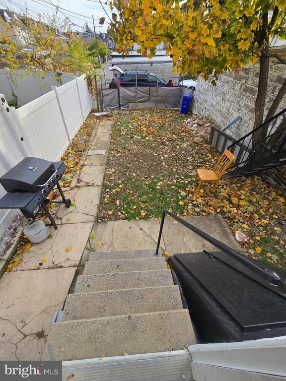 Building Photo - 110 W Douglass St