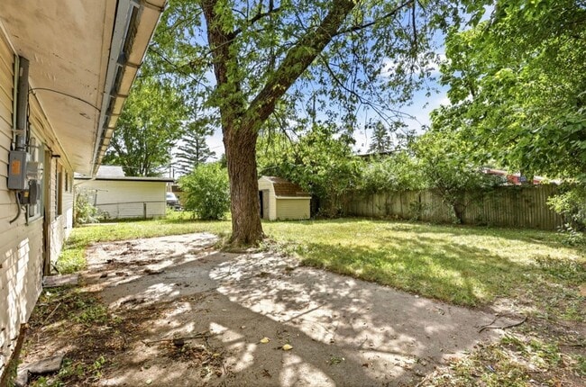 Building Photo - 2614 Tausend St