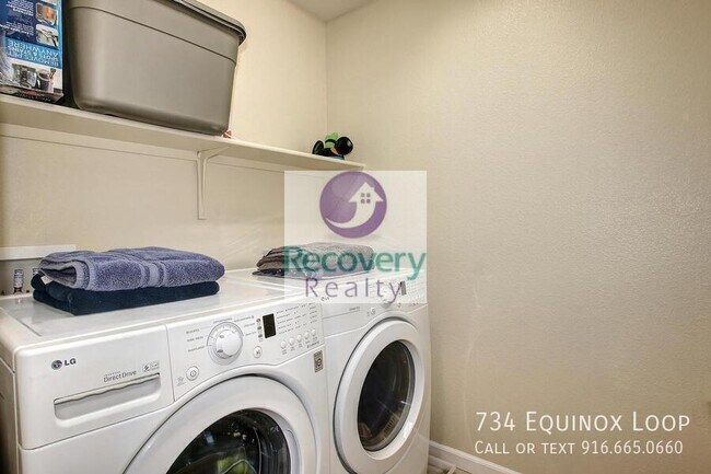 Building Photo - 734 Equinox Loop
