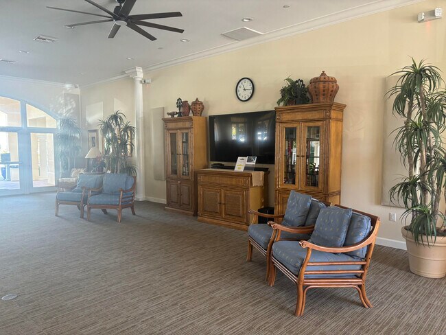 Building Photo - 10 Harbour Isle Dr E