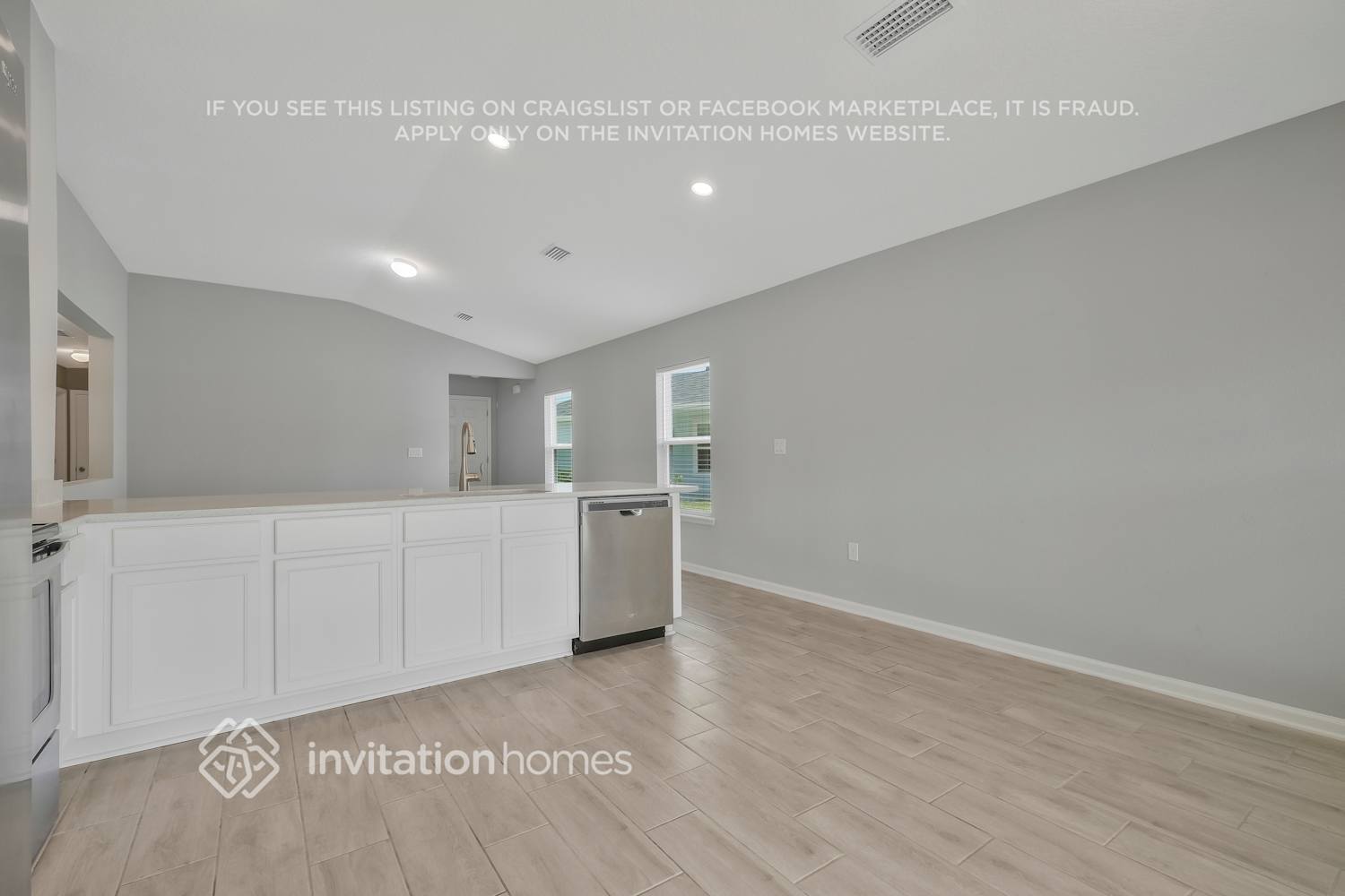 Building Photo - 207 Santorini Ct