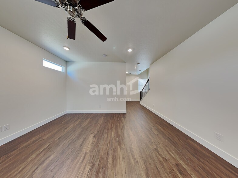 Building Photo - 9496 Clancey St