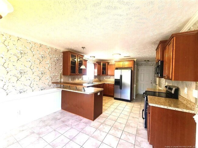 Building Photo - 123 Royal Briar Ct