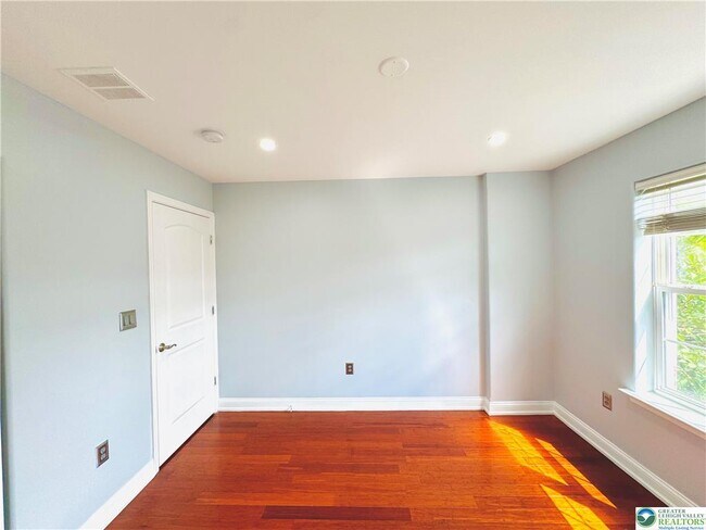 Building Photo - 6945 Hunt Dr