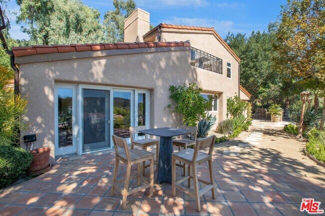 Building Photo - 24409 Voltara Ct