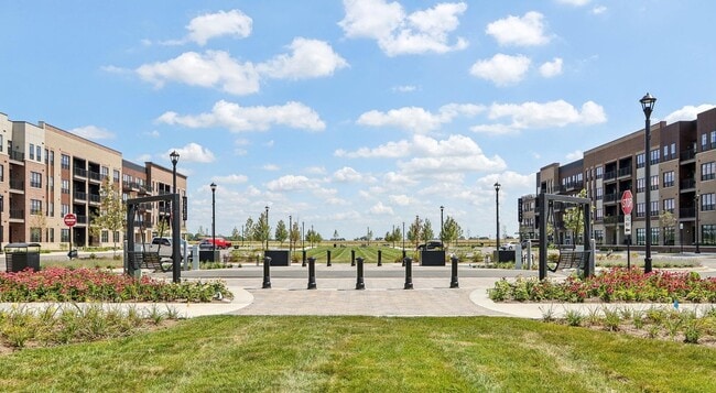 Building Photo - 5811 Main St