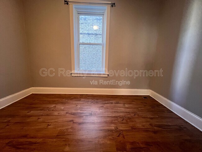 Building Photo - 4820 N Springfield Ave
