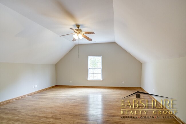 Building Photo - 852 Willow Bay Dr