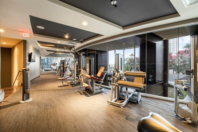 Building Photo - 360 Nueces St