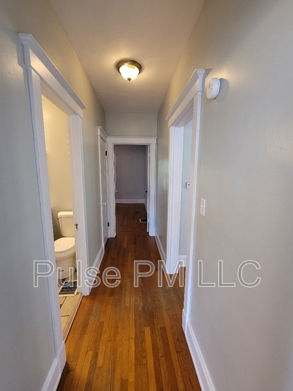 Building Photo - 2222 Oakland Ave