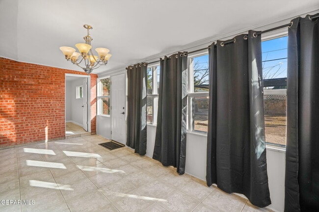 Building Photo - 317 Olivia Cir