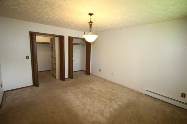 Building Photo - Lovely 3 Bedroom Home in Bayshore!