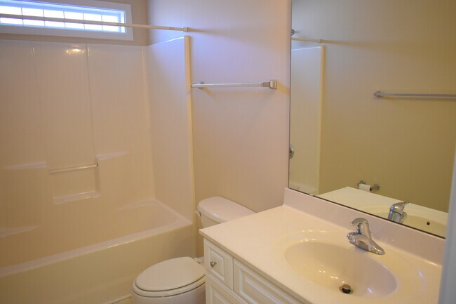 Building Photo - 1528 Wagon Ct