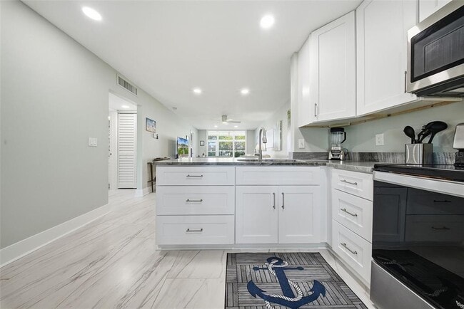 Building Photo - 4651 Lake Villa Dr