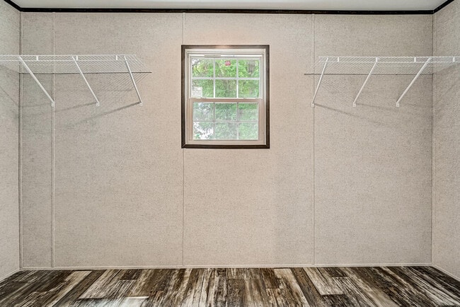 Building Photo - 4075 Lookout Ln