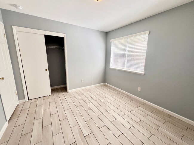 Building Photo - $2,195 Milburn & Herndon, 4 Bedroom Home -...