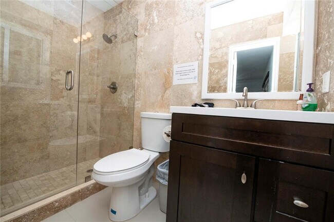 Building Photo - 3322 McKinley St