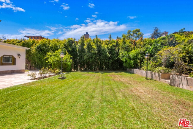 Building Photo - 11717 Chenault St