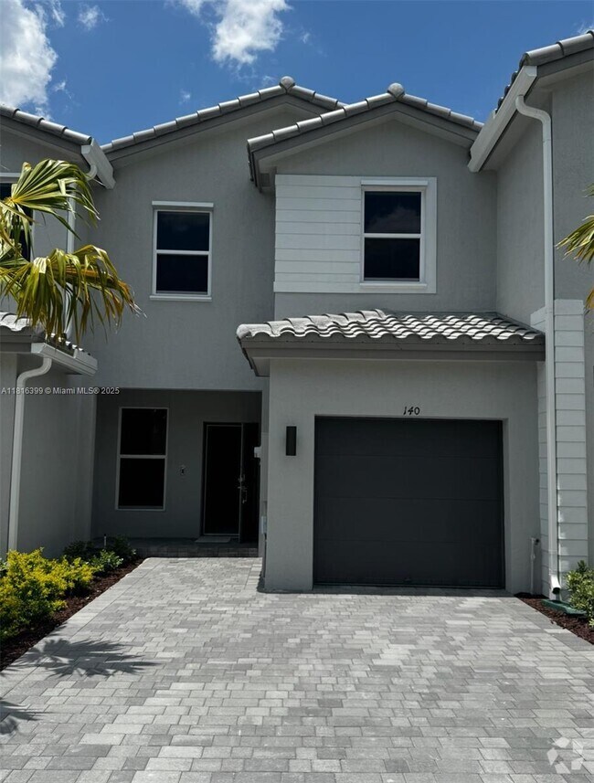 Building Photo - 140 SW 184th Way