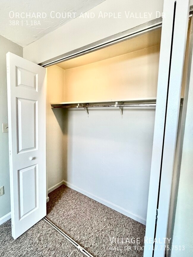 Building Photo - 302 Orchard Ct
