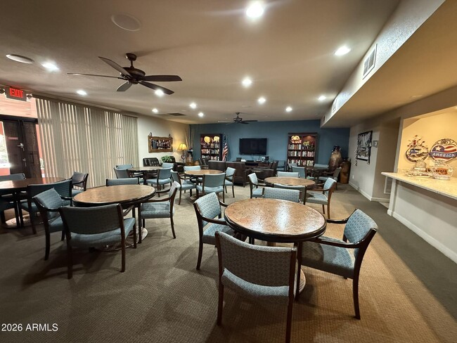 Building Photo - 4303 E Cactus Rd