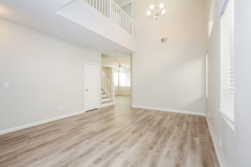 Building Photo - 3577 Chelsea Grove St