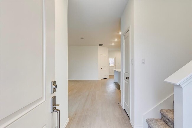 Building Photo - 18010 Cedar Waxwing Wy