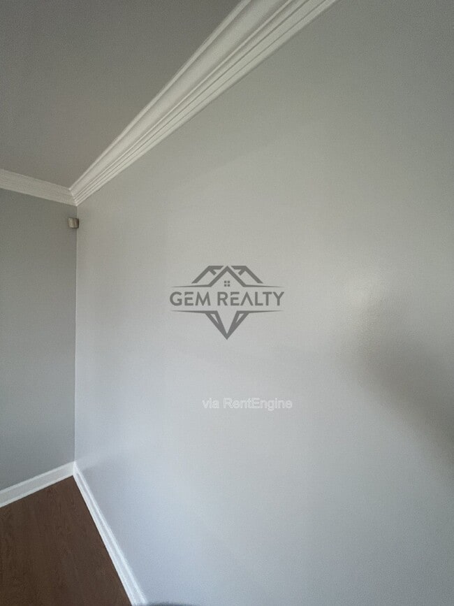 Building Photo - 5253 Daffodil Dr