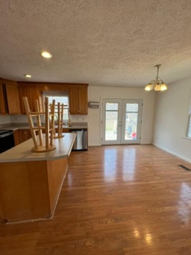 Building Photo - Single family home located in southern Rockbridge County minutes from I81