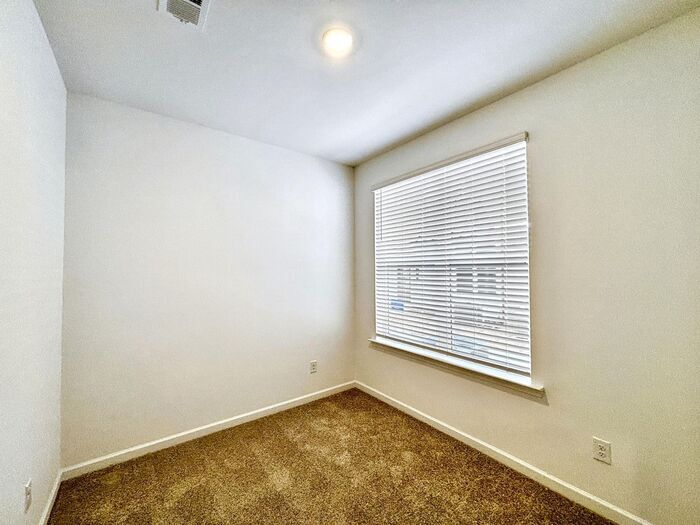 Building Photo - 4142 Tillie Cir
