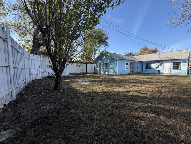 Building Photo - 317 Choctaw Trce