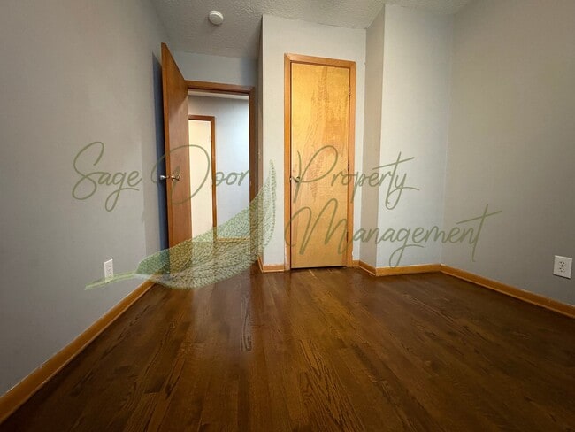 Building Photo - 3213-3215 Marsh Ave