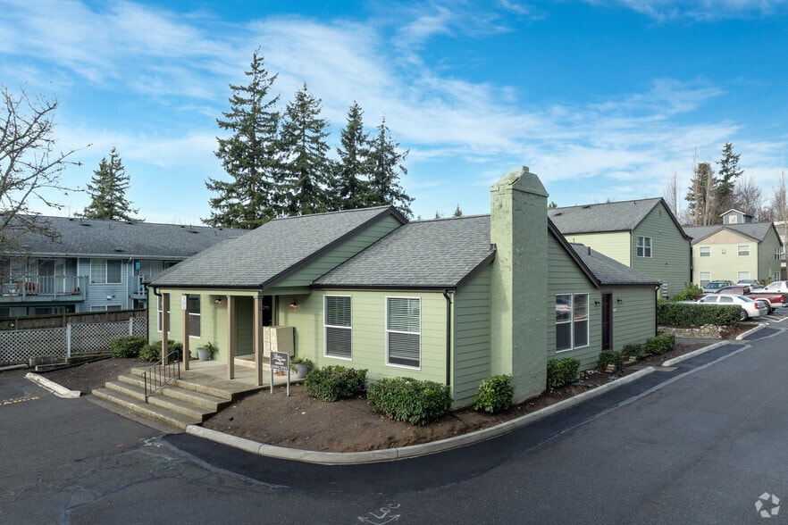 Village on the Green Apartments 2600 Alderwood Ave Bellingham WA