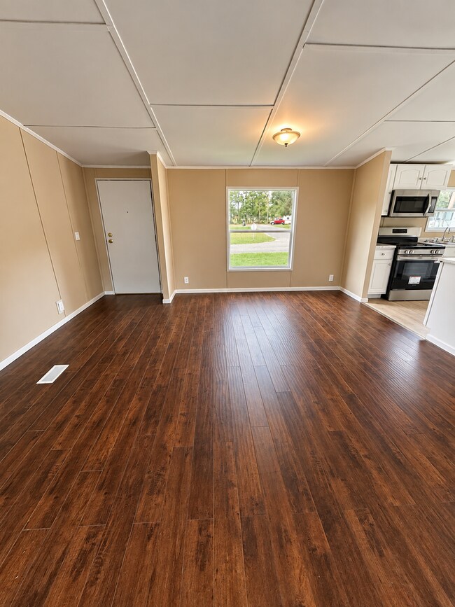 Building Photo - 226 Sweet Gum St