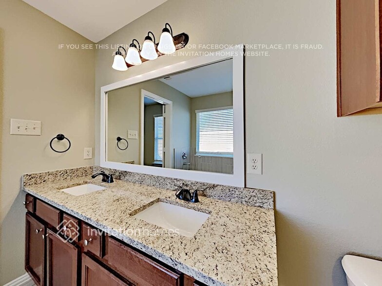 Building Photo - 2308 Arrowhead Dr